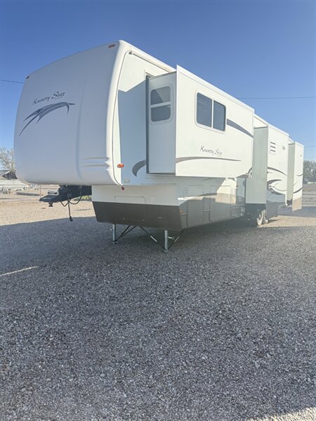 2005 Newmar Kountry Star, $ 16,995