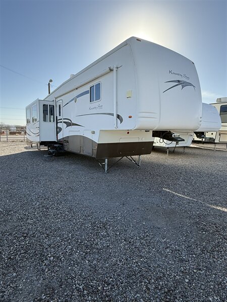 2005 Newmar Kountry Star, $ 16,995