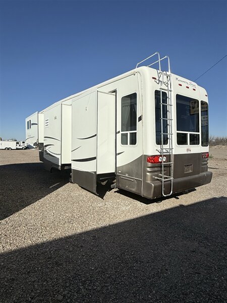 2005 Newmar Kountry Star, $ 16,995