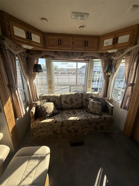 2005 Newmar Kountry Star, $ 16,995