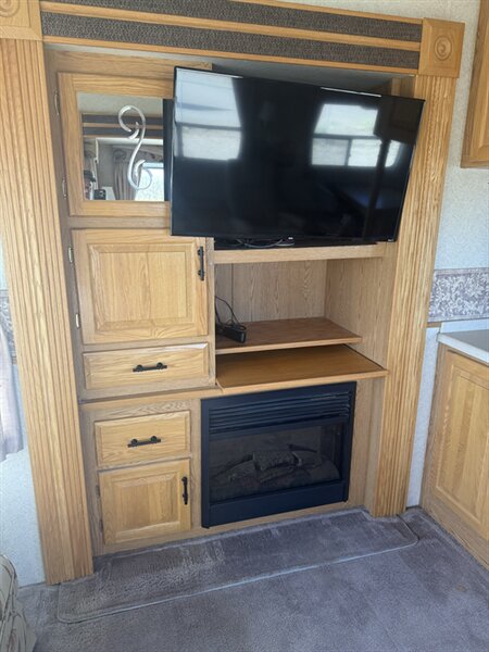 2005 Newmar Kountry Star, $ 16,995