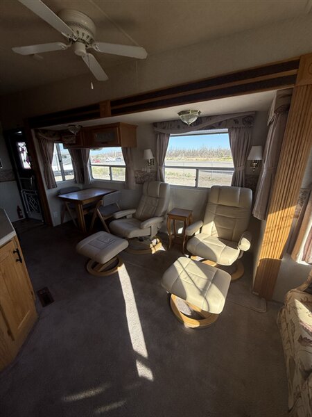 2005 Newmar Kountry Star, $ 16,995