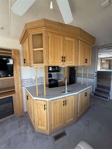 2005 Newmar Kountry Star, $ 16,995