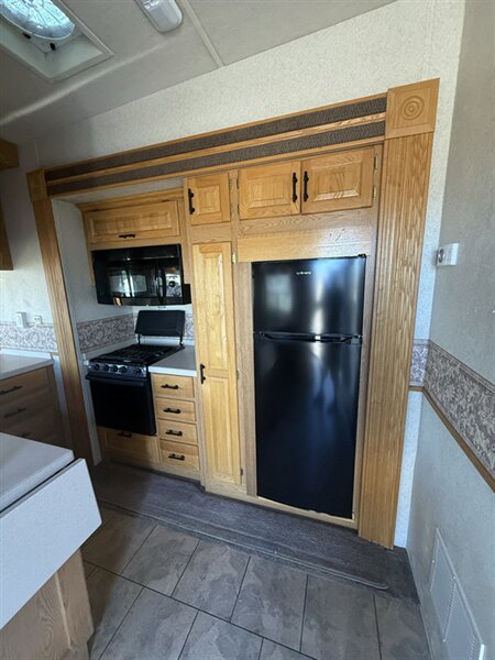 2005 Newmar Kountry Star, $ 16,995