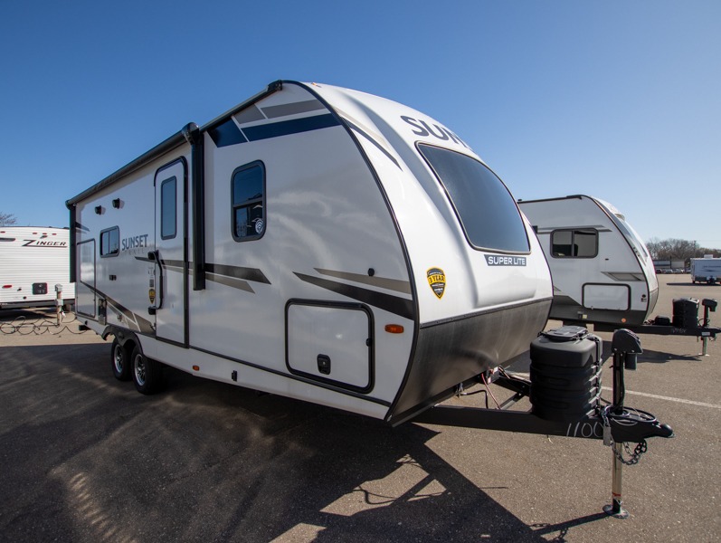 2024 CrossRoads Sunset Trail Super Lite SS222RB, $ 53,097
