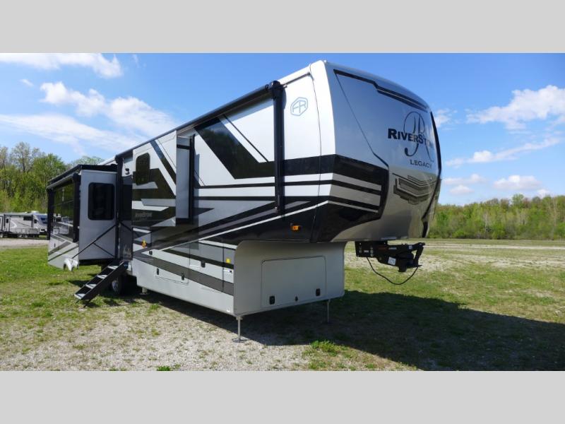2025 Forest River Riverstone 39RKFB, $ 198,287
