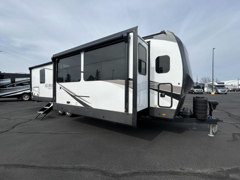 2025 Forest River Rockwood Signature Travel Traile, $ 69,968