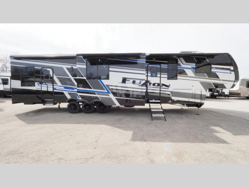 2025 Keystone Fuzion 442, $ 119,999