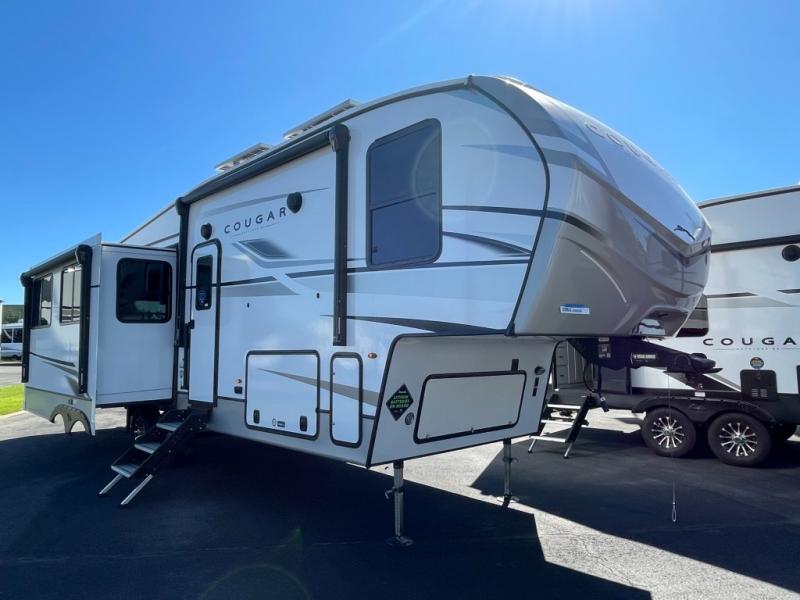 2025 Keystone Cougar Half-Ton (Fifth Wheel) 29RLI, $ 65,828