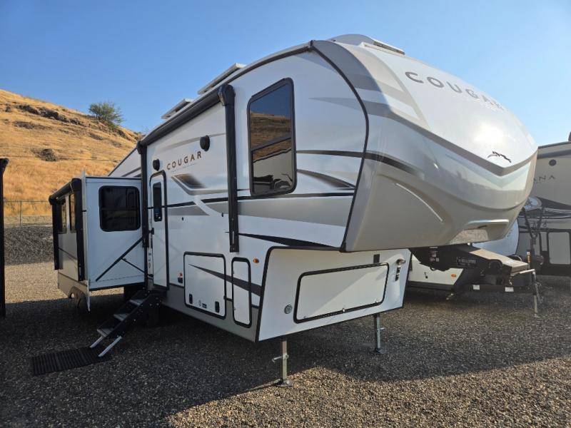 2025 Keystone Cougar Half-Ton (Fifth Wheel) 29RLI, $ 65,958