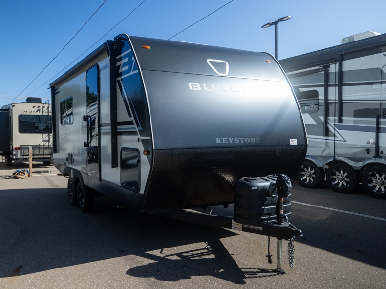 2026 Keystone Bullet Classic Single Axle 18RBC Sin, $ 29,843