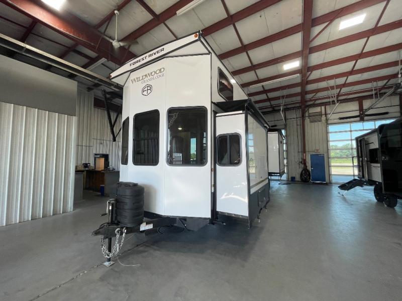 2026 Forest River Wildwood Lodge 42DL, $ 94,666