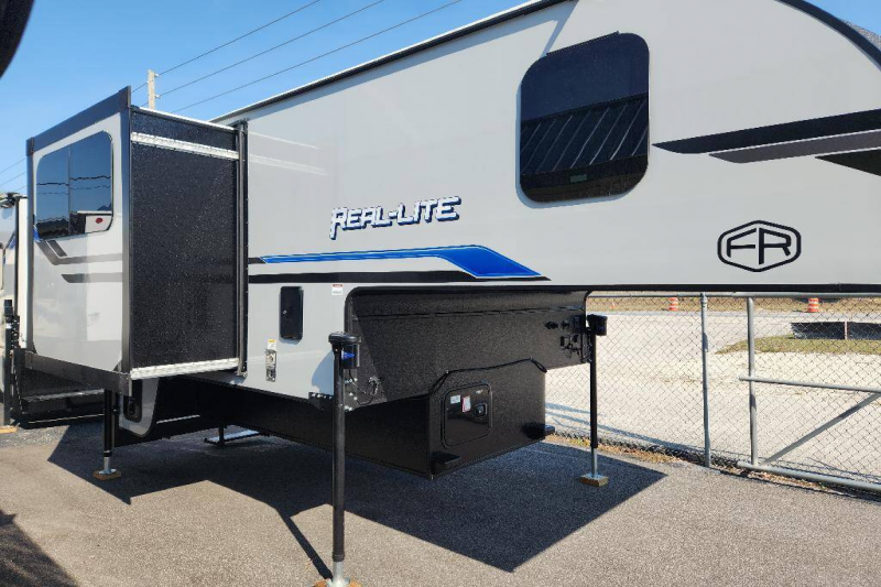2025 Palomino Real-Lite Truck Campers HS-1912, $ 36,990