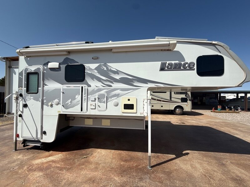 2019 Lance Truck Camper Long Bed 1172, $ 39,999