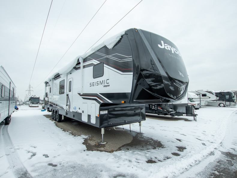 2026 Jayco Seismic 399, $ 140,004