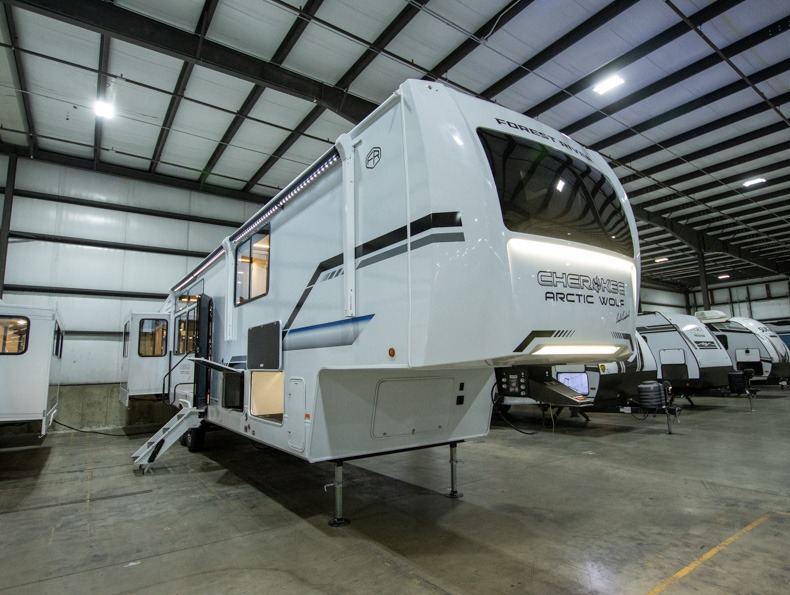 2026 Forest River Cherokee Arctic Wolf 38LEAH.G, $ 114,806