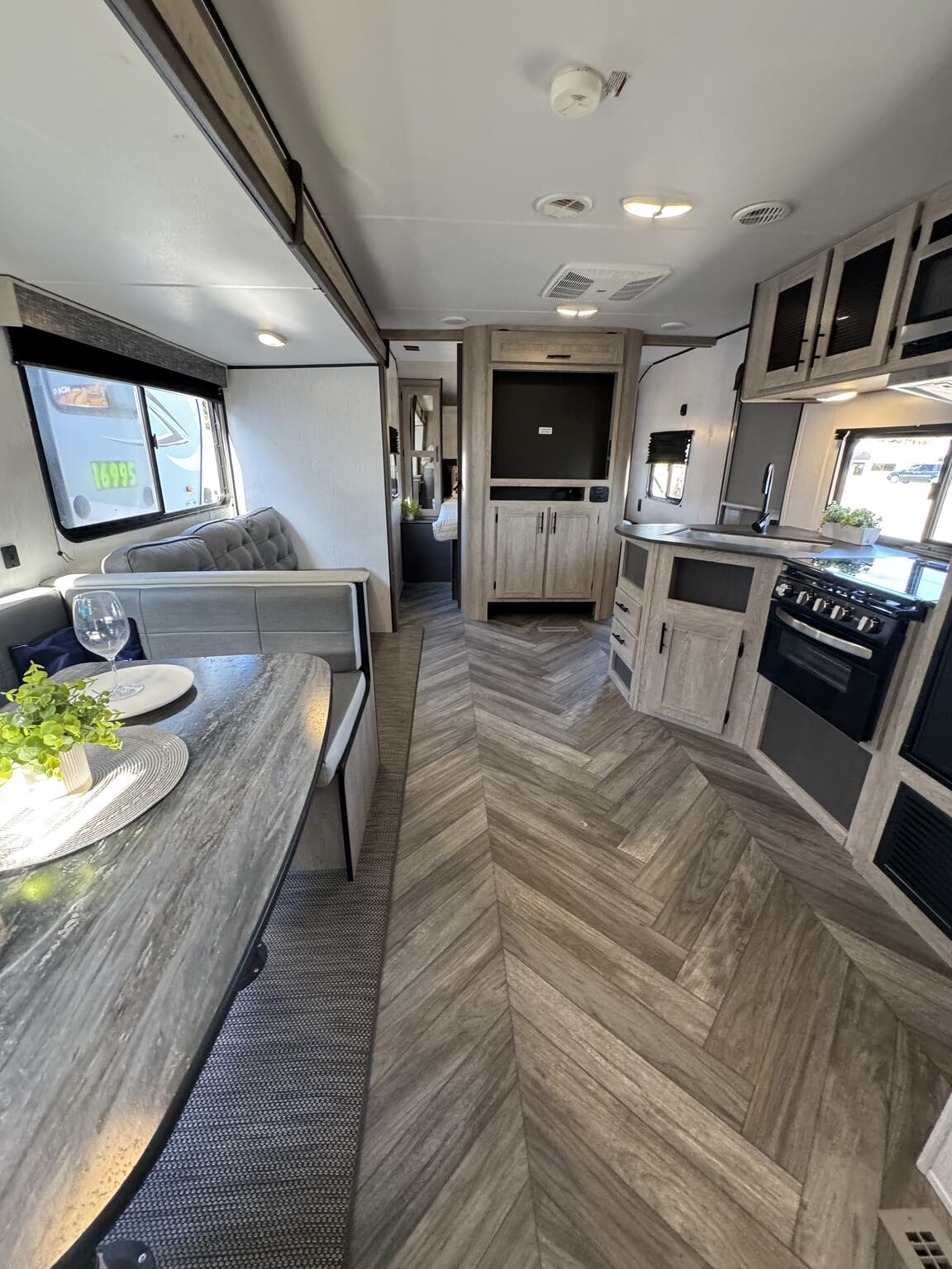 2023 Heartland Prowler 300BH, $ 22,500