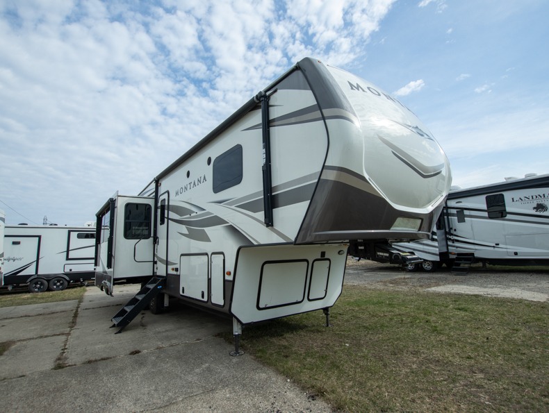 2020 Keystone Montana 3121RL, $ 0