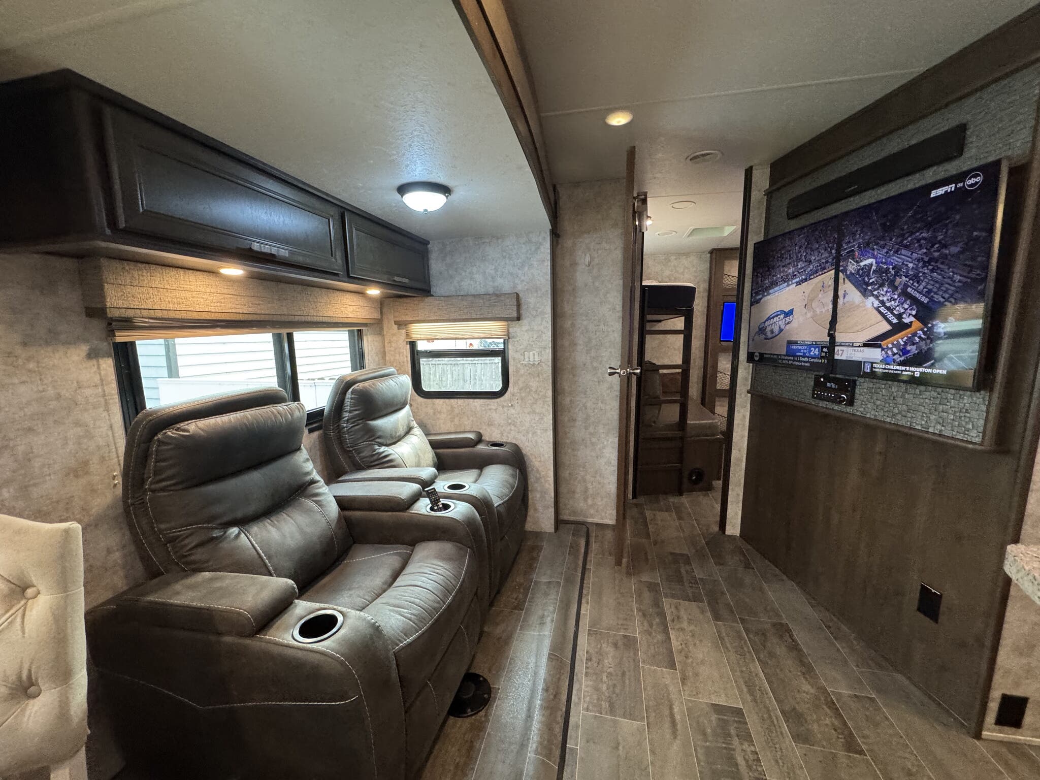 2018 Highland Ridge Open Range OT328BHS, $ 28,750