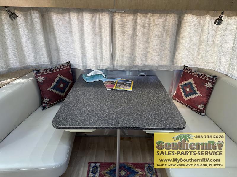 2010 Airstream Flying Cloud 27FB, $ 0