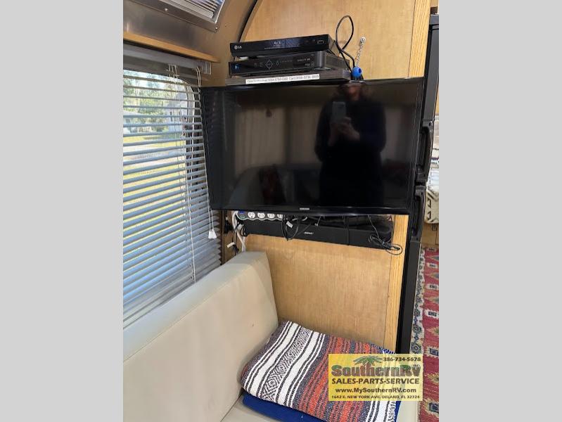 2010 Airstream Flying Cloud 27FB, $ 0