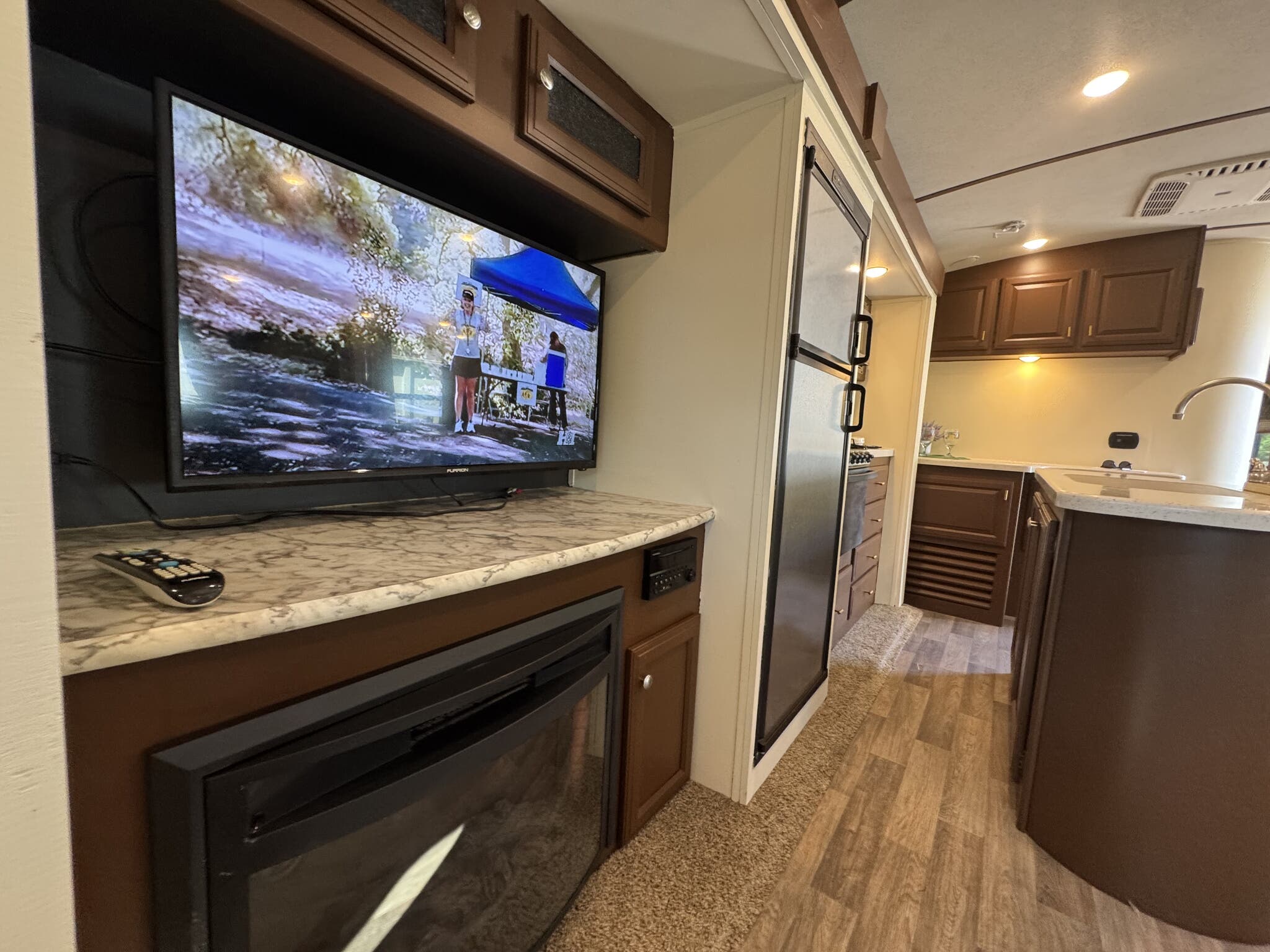 2017 Keystone Cougar X-Lite 30RLI, $ 19,499