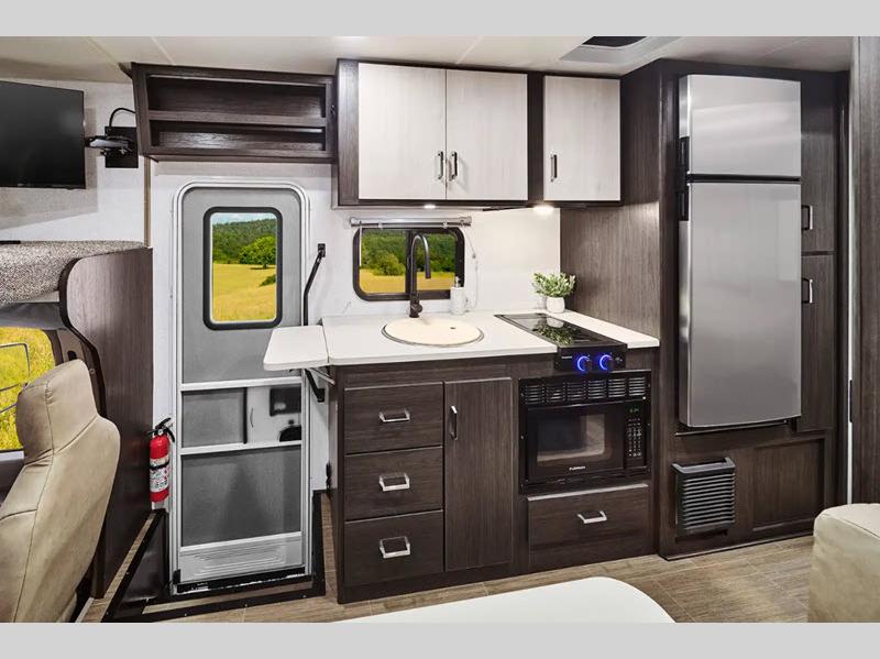 2027 Winnebago Sunflyer 22RS, $ 0