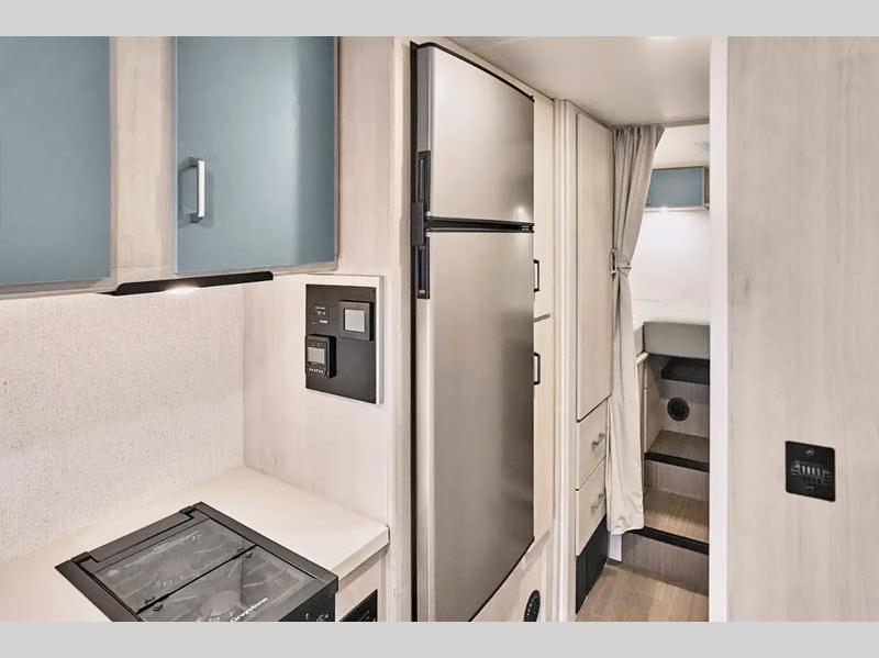 2027 Winnebago Sunflyer 24GG, $ 0