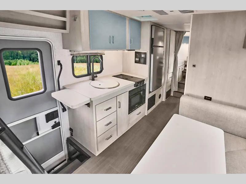 2027 Winnebago Sunflyer 24GG, $ 0