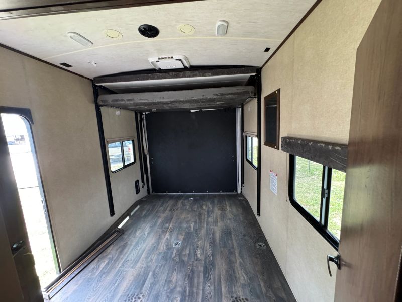 2017 Cruiser RV Stryker Toy Hauler, $ 21,000