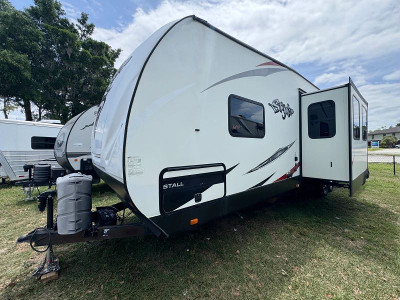 2017 Cruiser RV Stryker Toy Hauler, $ 21,000