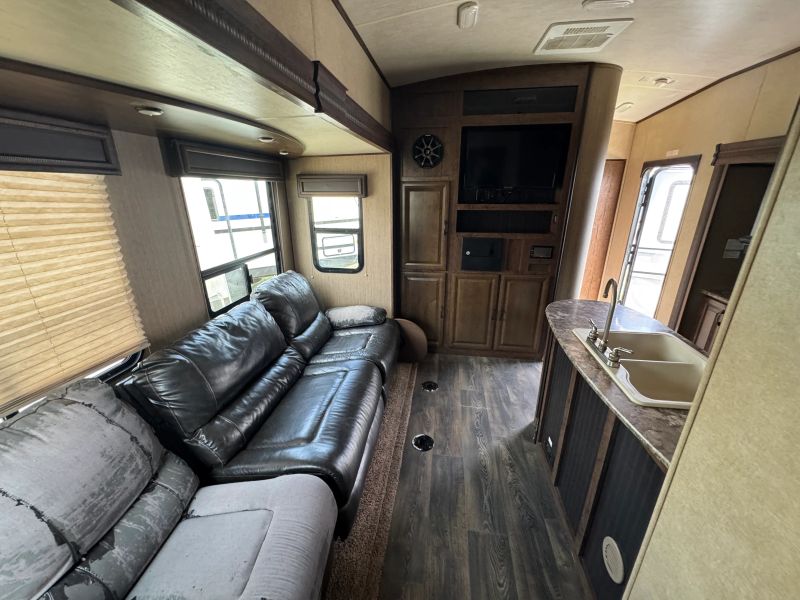 2017 Cruiser RV Stryker Toy Hauler, $ 21,000