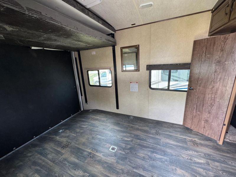2017 Cruiser RV Stryker Toy Hauler, $ 21,000