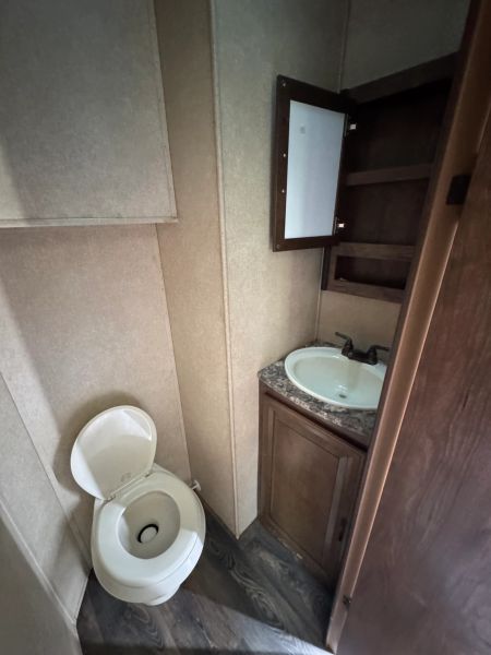 2017 Cruiser RV Stryker Toy Hauler, $ 21,000