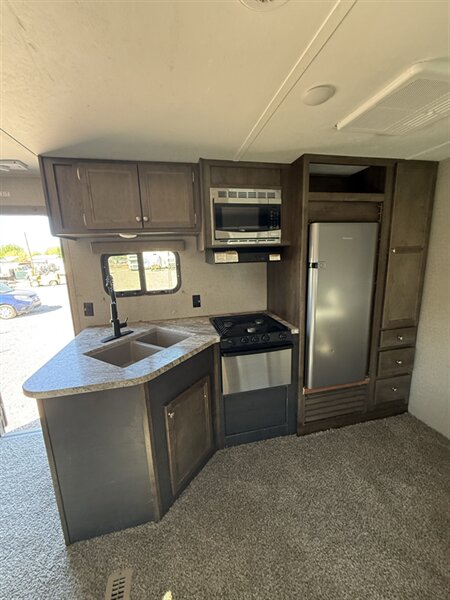 2018 Dutchmen 314BHS, $ 13,995