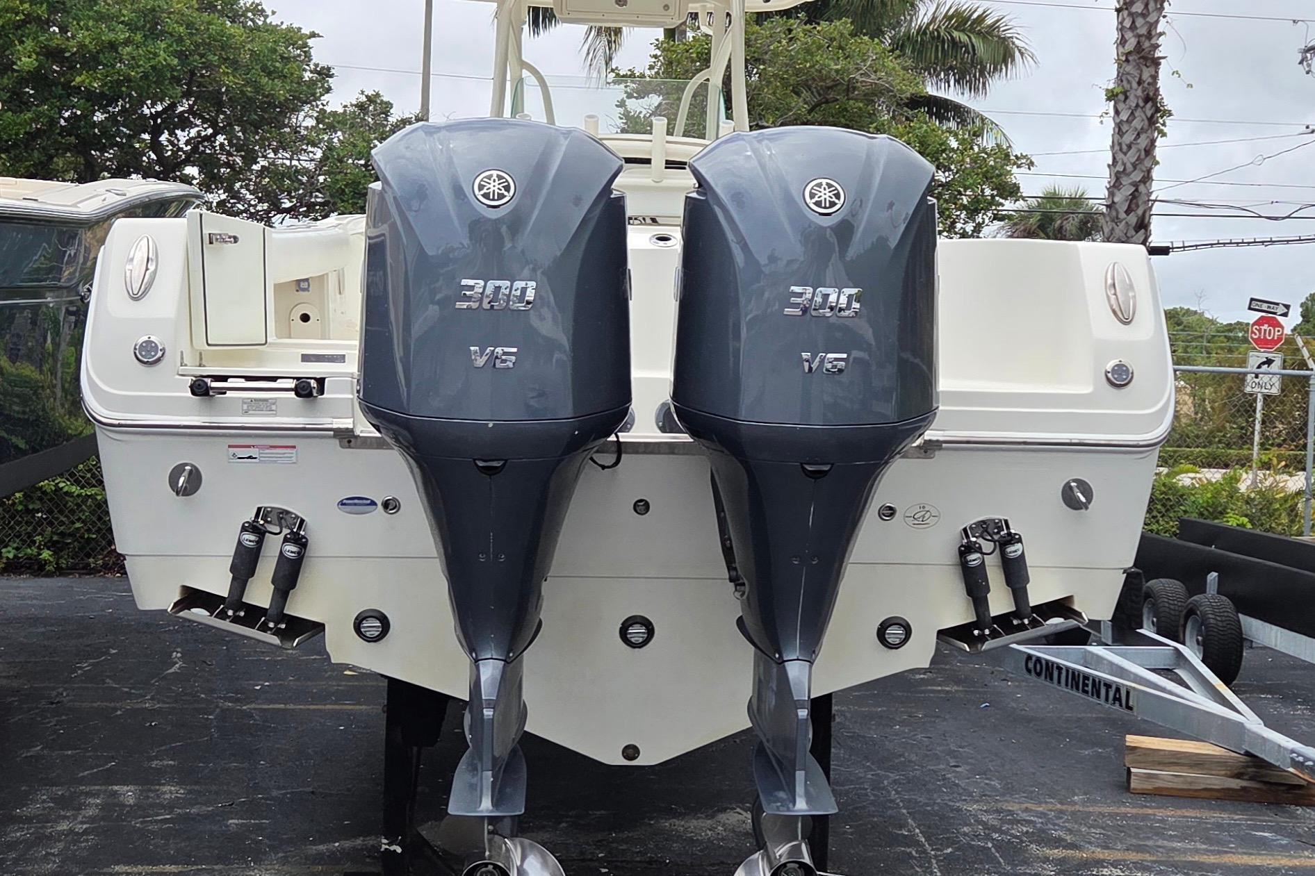 2016 Sailfish 320 CC, $ 139,900.00