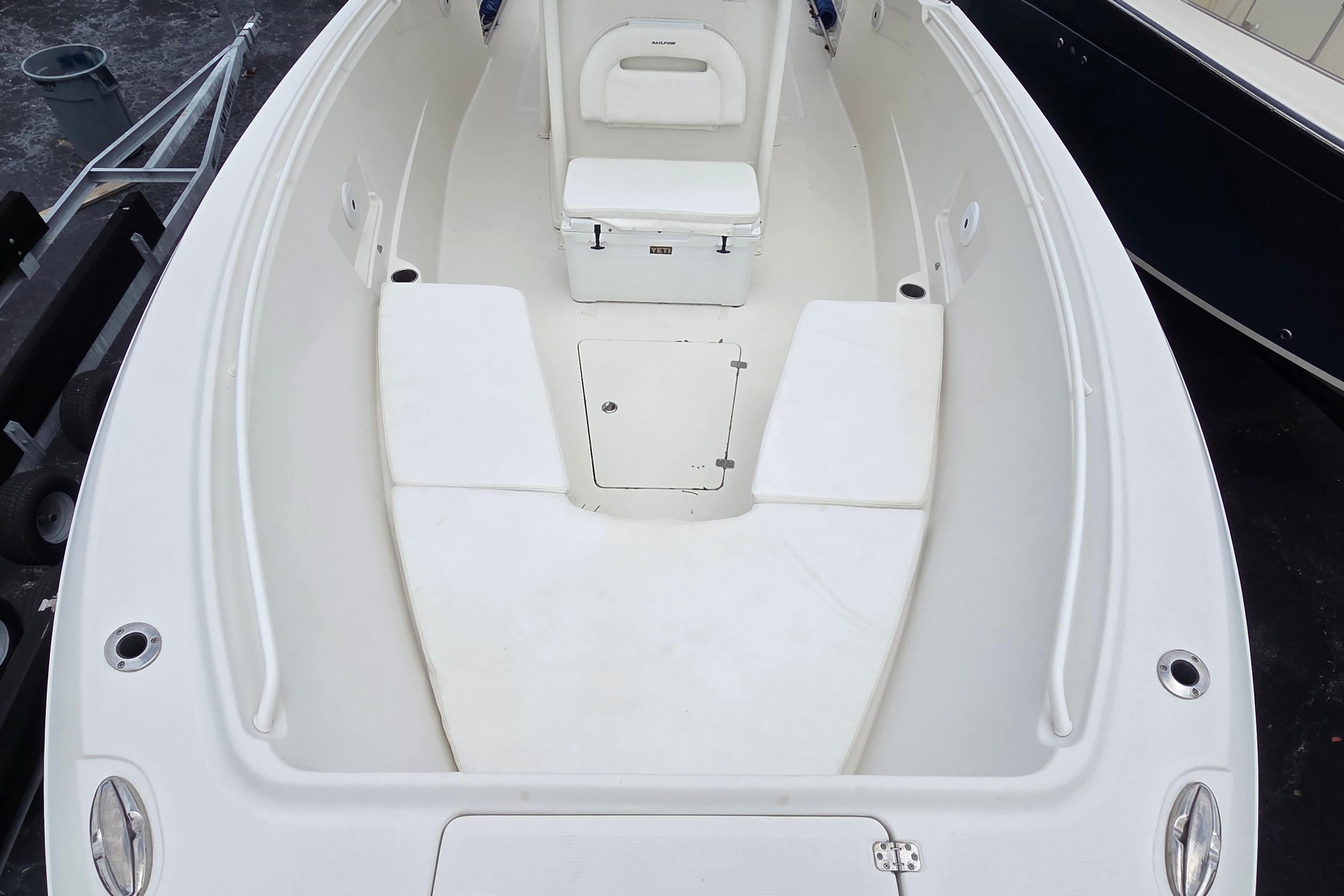 2016 Sailfish 320 CC, $ 139,900.00
