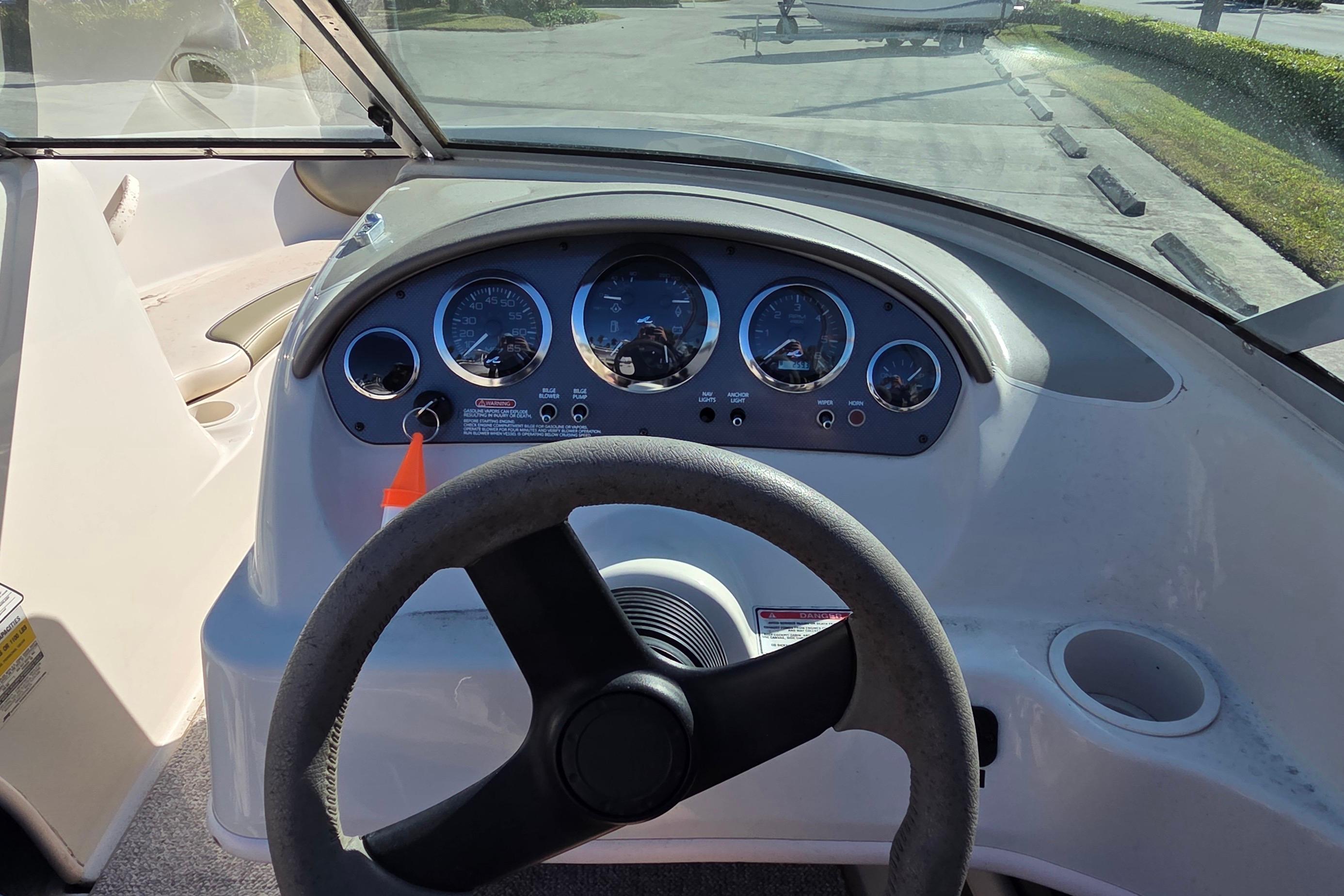 2004 Sea Ray 200 Sport, $ 6,900.00