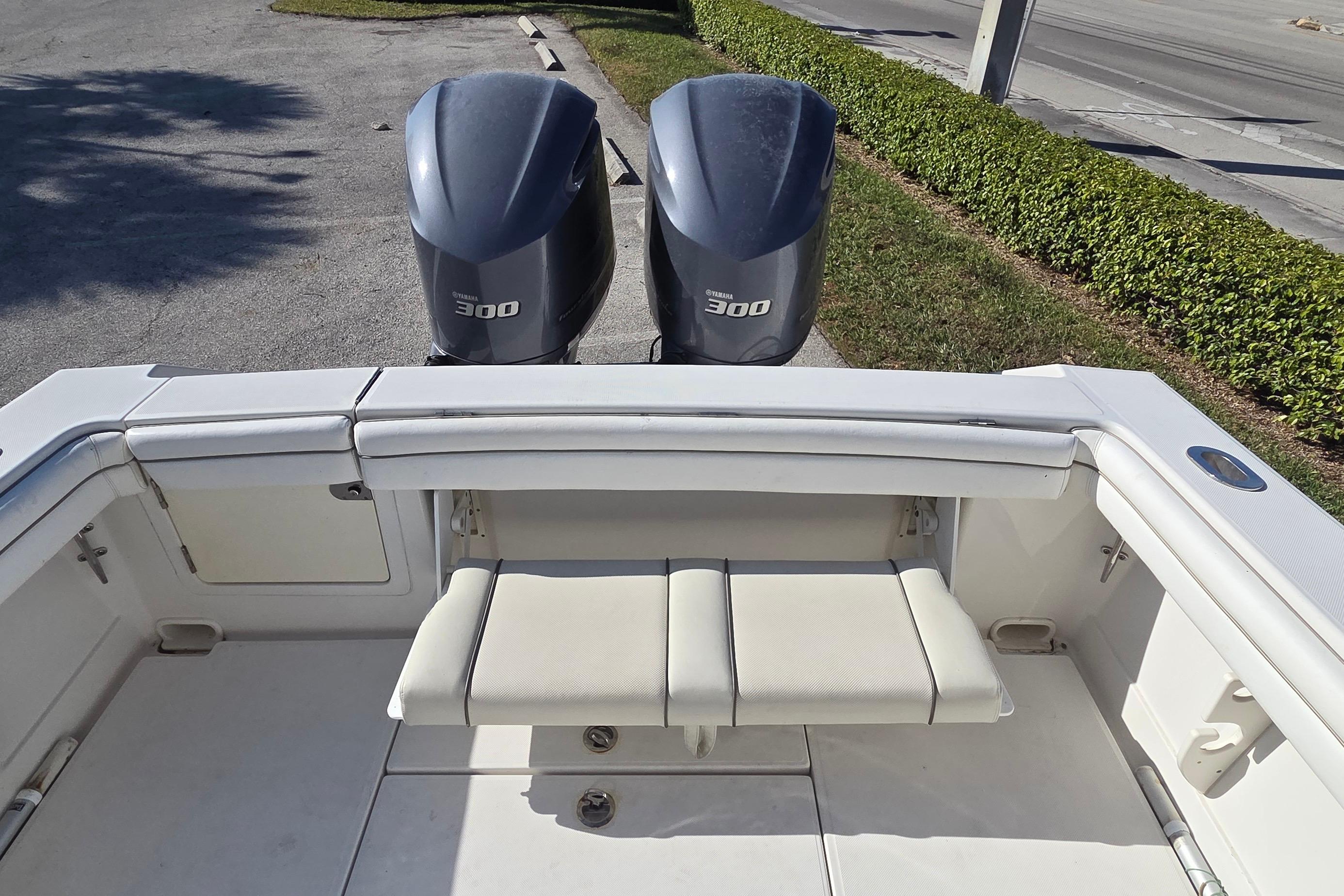 2012 Jupiter 30 FS, $ 149,900.00