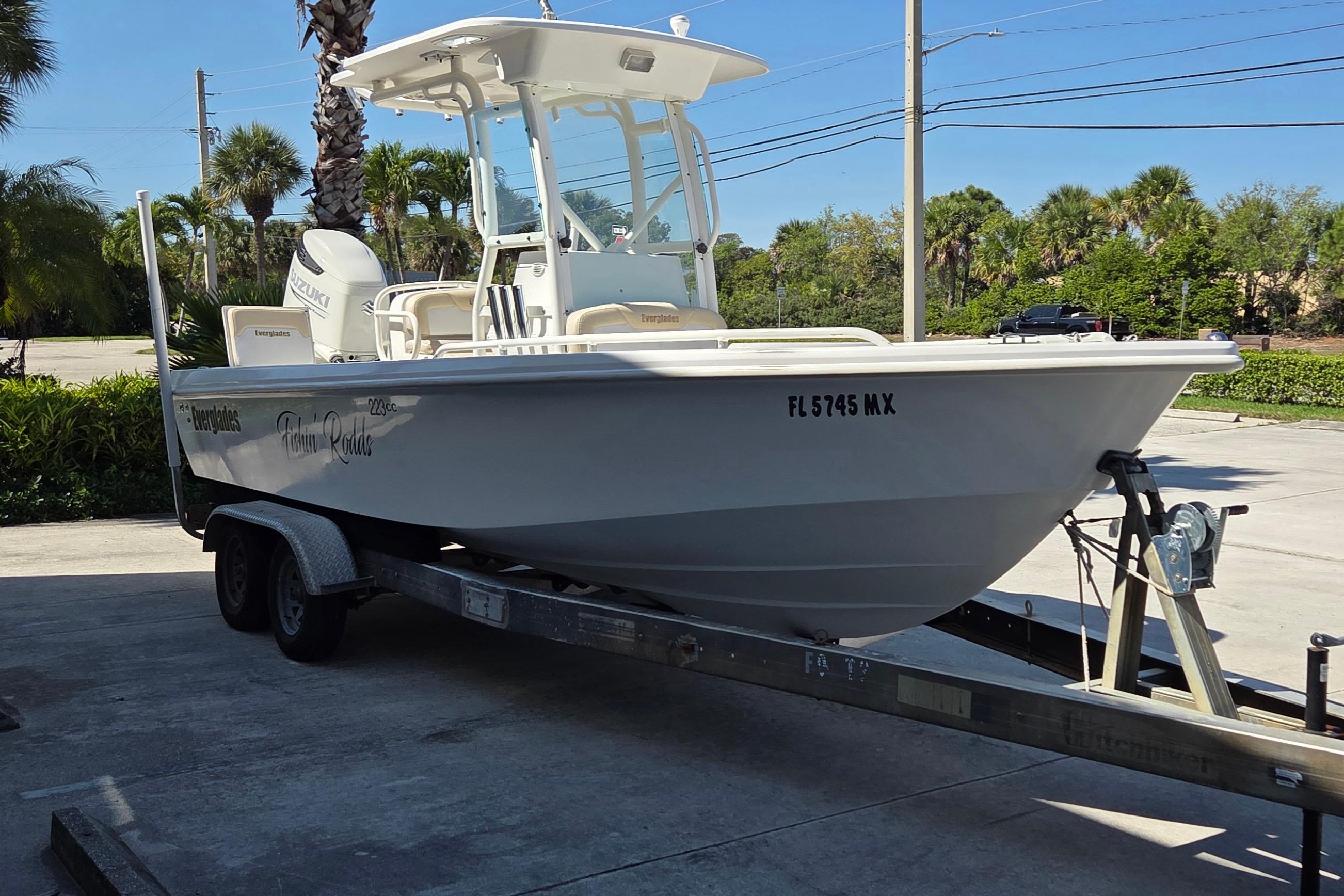 2005 Everglades 223 Center Console, $ 36,900.00