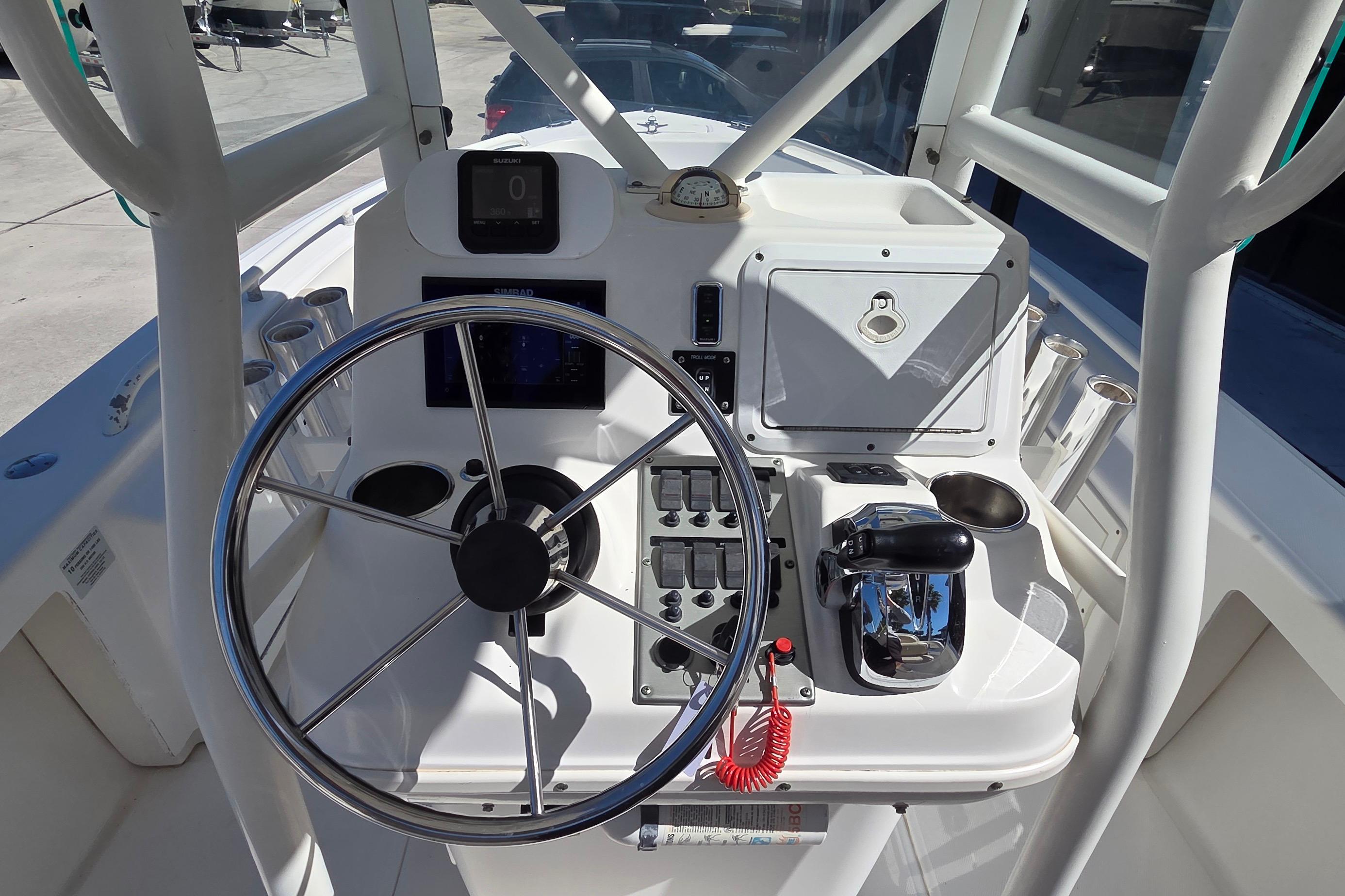 2005 Everglades 223 Center Console, $ 36,900.00