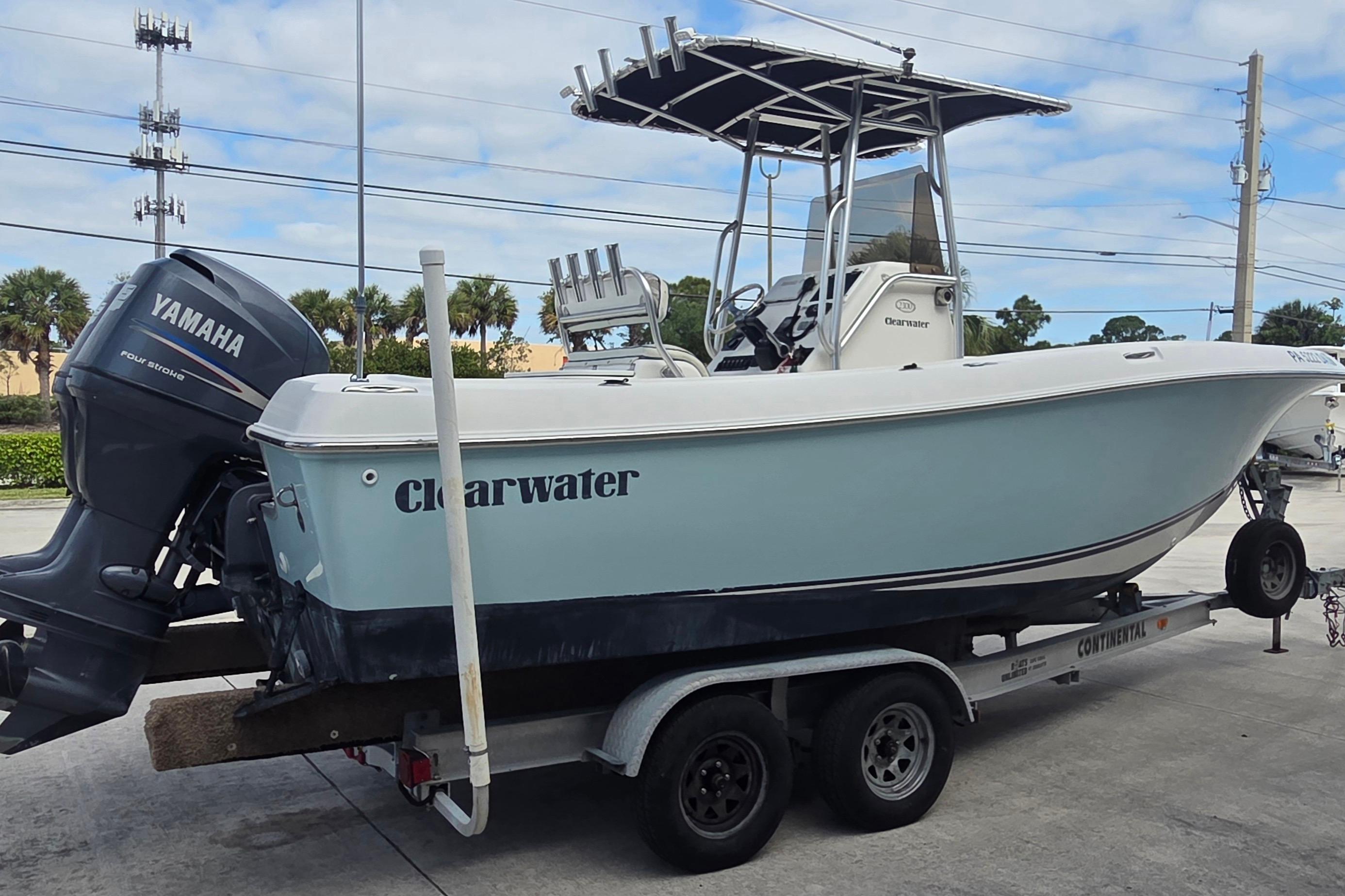 2008 Clearwater 2300 Center Console, $ 26,900.00