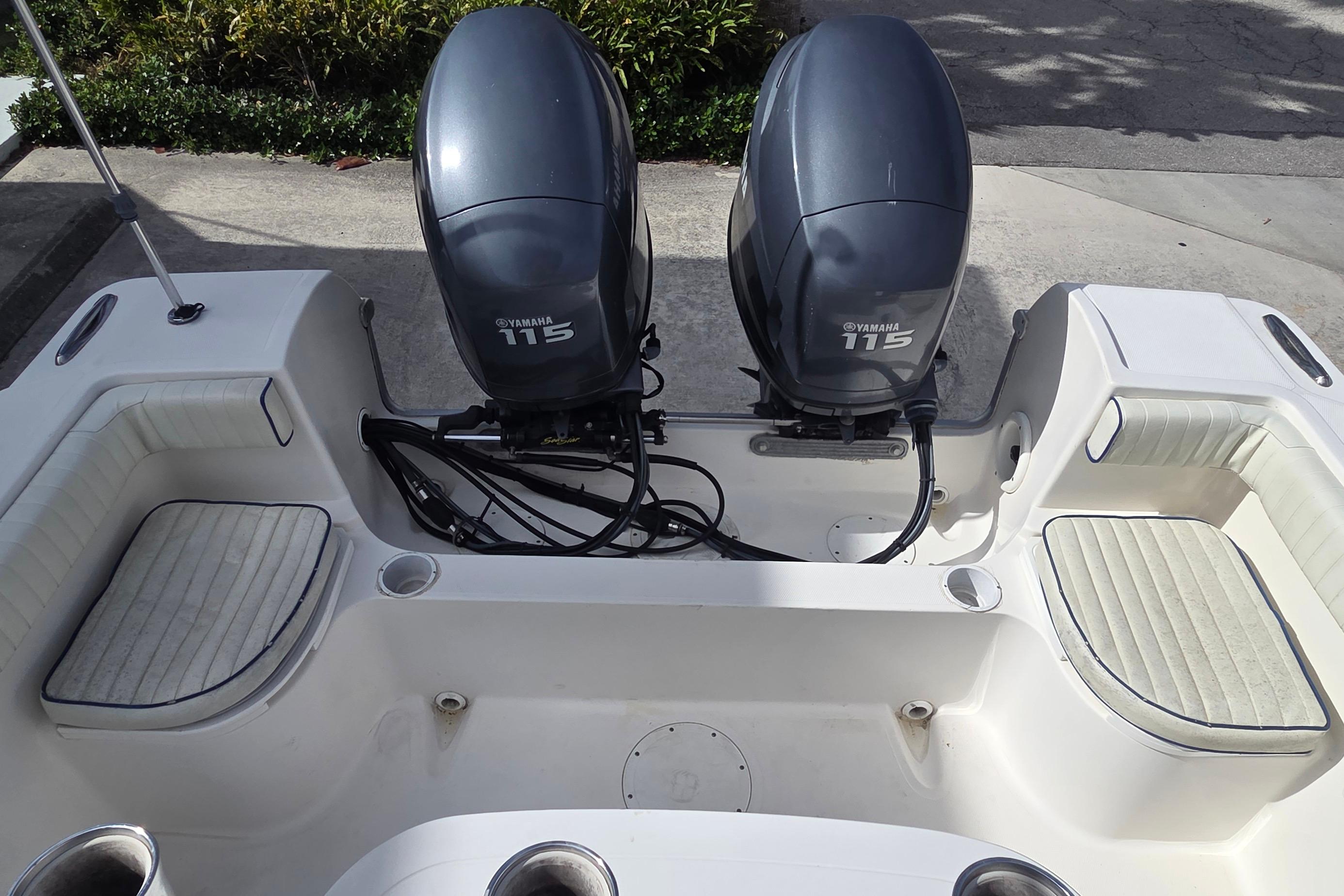 2008 Clearwater 2300 Center Console, $ 26,900.00