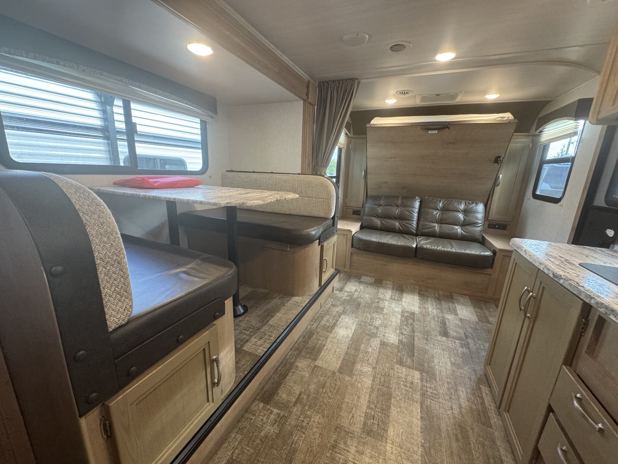 2020 Winnebago Micro Minnie 2306BHS, $ 15,450