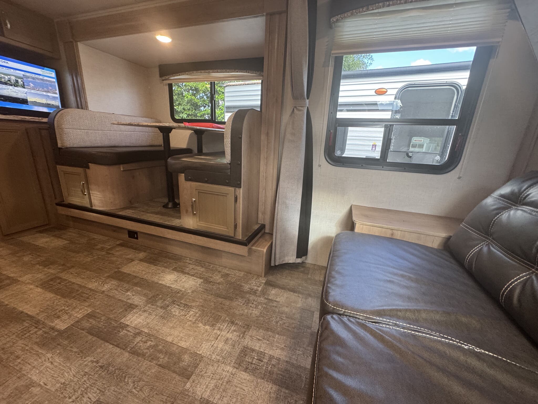 2020 Winnebago Micro Minnie 2306BHS, $ 15,450