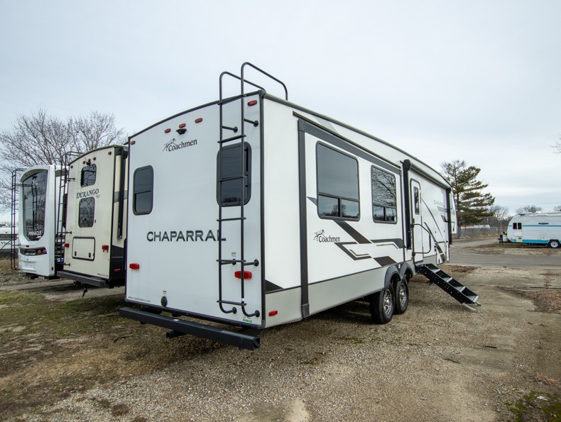 2023 Coachmen Chaparral Lite 30BHS, $ 45,789