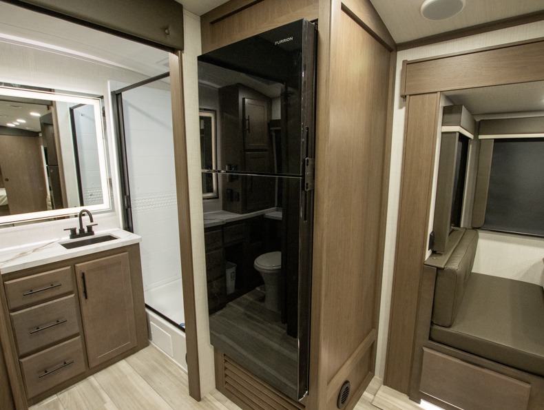 2026 Keystone Cougar Half-Ton (Travel Trailer) 26L, $ 56,244