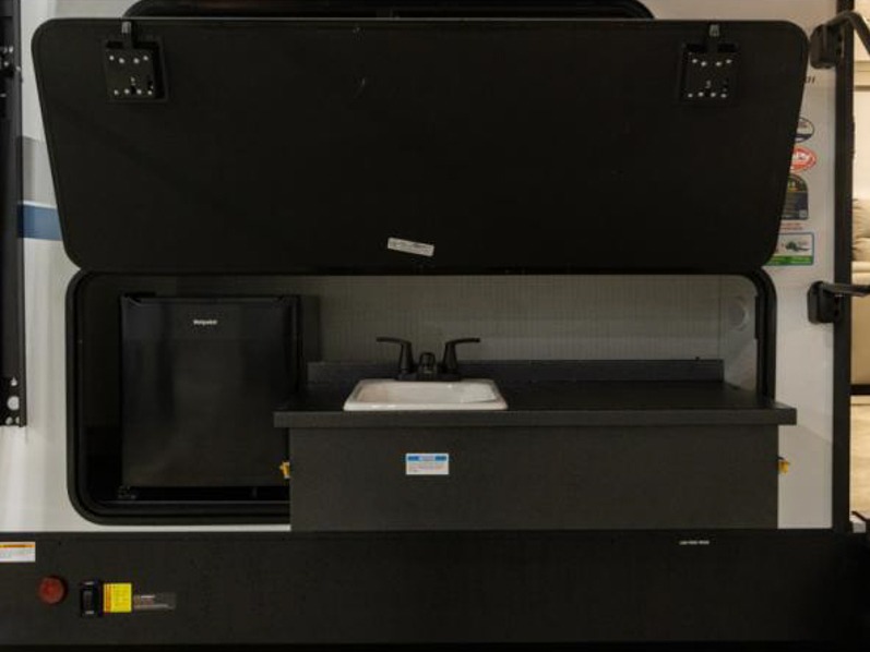 2023 Palomino SolAire Ultra Lite 315DQBH, $ 30,000
