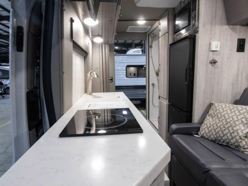 2023 Chinook Bayside SS, $ 129,999