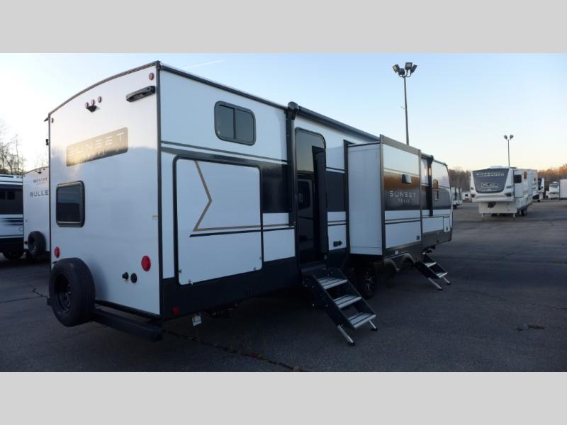 2026 CrossRoads Sunset Trail SS331BH, $ 73,236